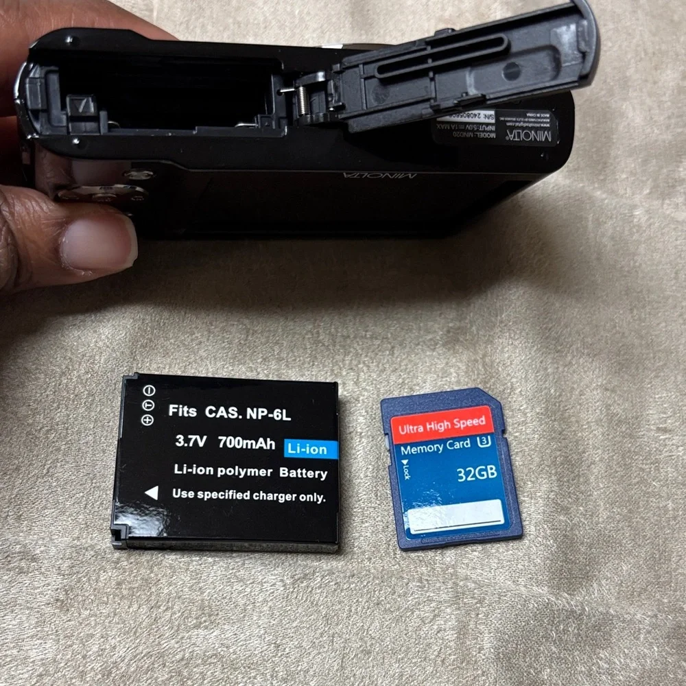Minolta MND20 Black Digital Camera